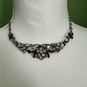 Vintage Multi-Color Stone with Leaf Accents
Adjustable Necklace